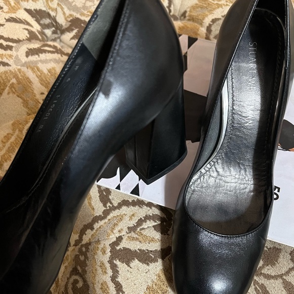 Stuart Weitzman Black Leather Pumps - Size 9 - Picture 3 of 8